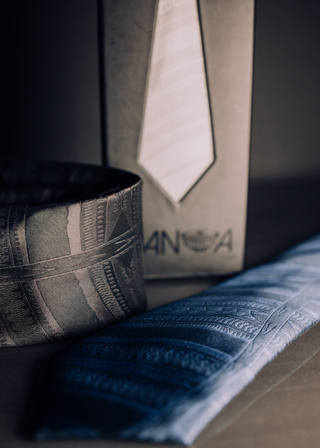 OLA MENS NECK TIE (ALL SALES FINAL)